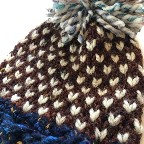 Handmade tuque - Picture 2 of 2